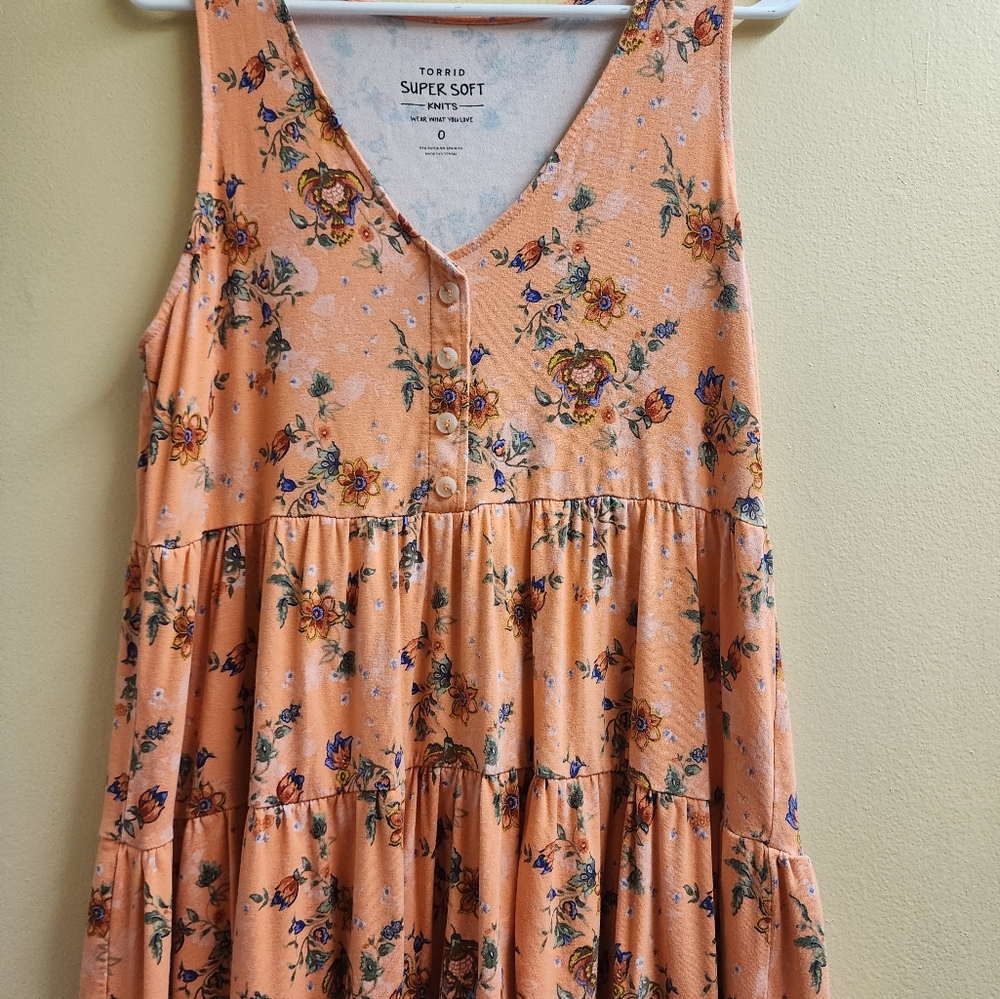 Torrid Super Soft Knits Size 0/L V-Neck Henley tired Babydoll Tank Coral Floral